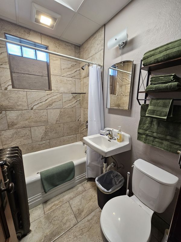 The Lodge — private bathroom